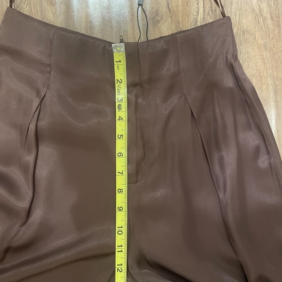 Satin wide leg brown high rise pleated darted elegant pants - Picture 4 of 5
